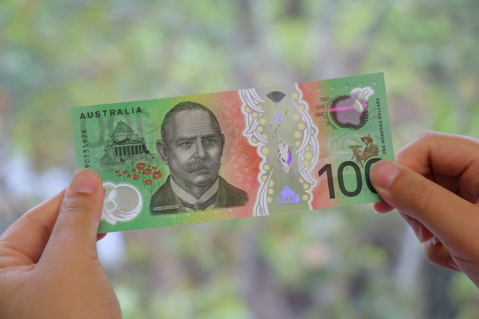 Australia s New 100 Banknote Enters General Circulation Nepalese Voice